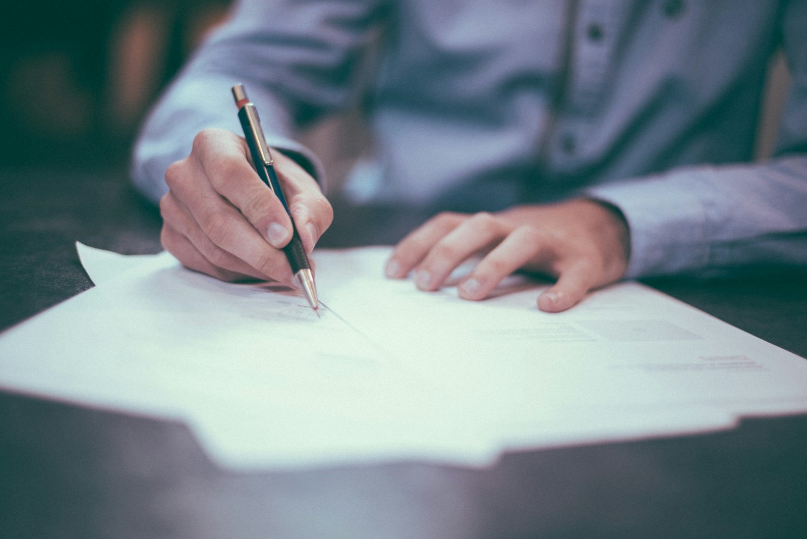 PEA ou assurance vie : Quel est le meilleur choix pour vos finances