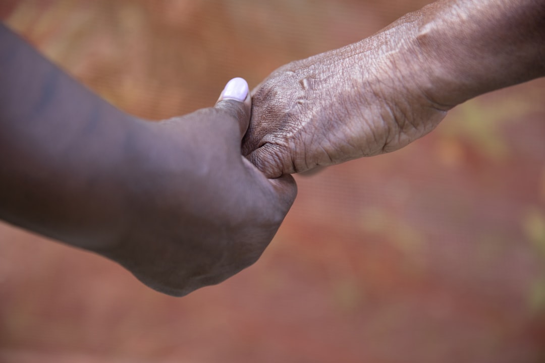 Quel coût pour une complémentaire santé senior retraité : guide complet et astuces économiques